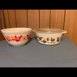 Pyrex glass bowls